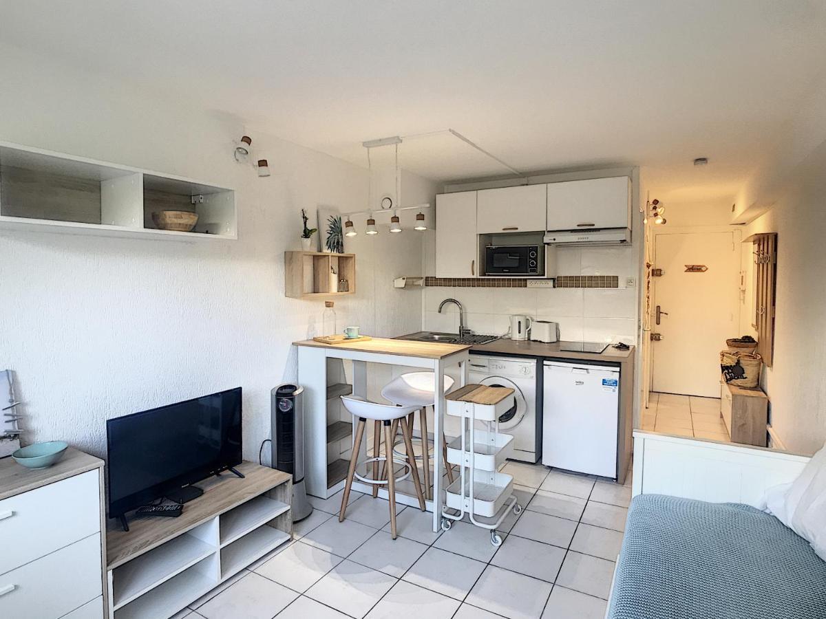 Golfe Juan Studio Dans Residence Avec Piscine Vallauris Buitenkant foto