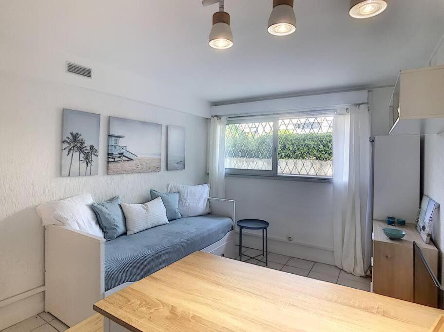 Golfe Juan Studio Dans Residence Avec Piscine Vallauris Buitenkant foto